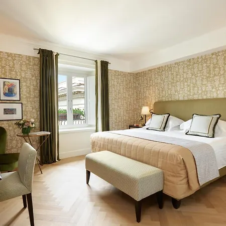 Rocco Savoy Hotel