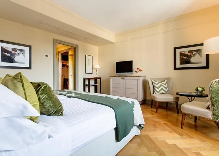 萨沃伊罗科·福尔蒂酒店